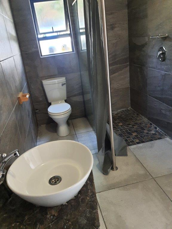 To Let 1 Bedroom Property for Rent in Theescombe Eastern Cape